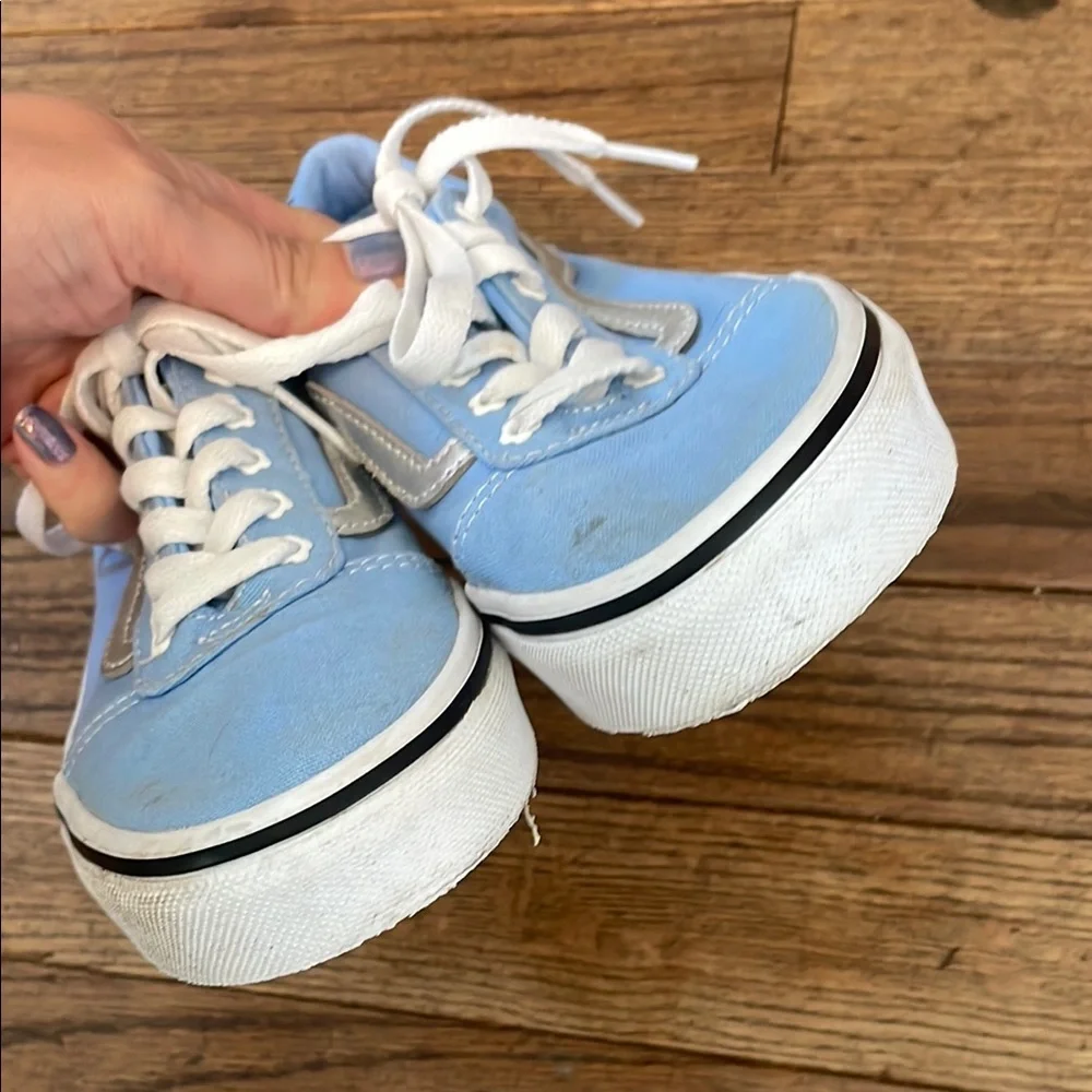 Vans Light Blue Sneakers with White Flower Lace holders